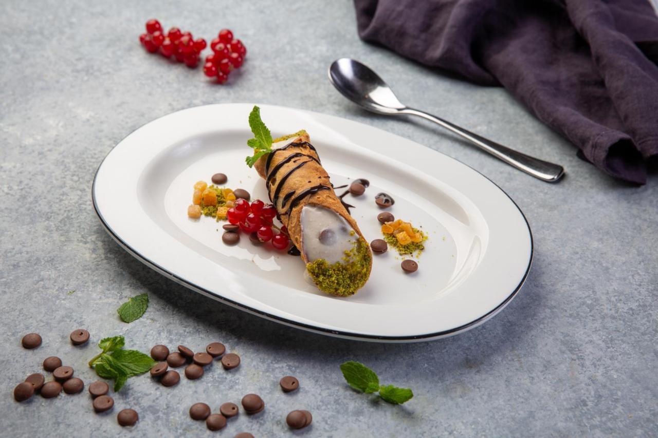 Al Bandar Rotana - Dubai Creek Hotel Exterior foto Cannoli