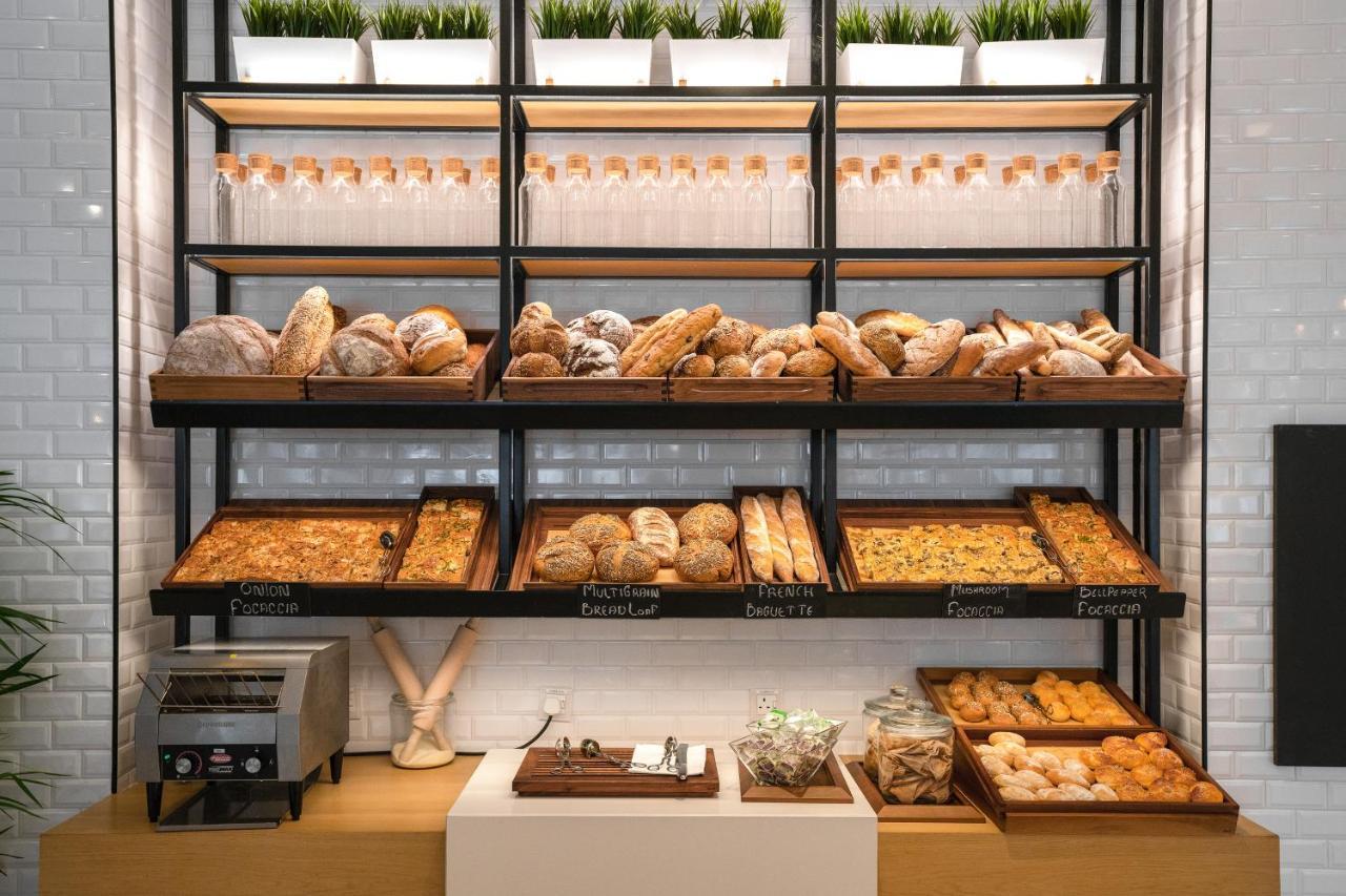 Al Bandar Rotana - Dubai Creek Hotel Exterior foto Bakery